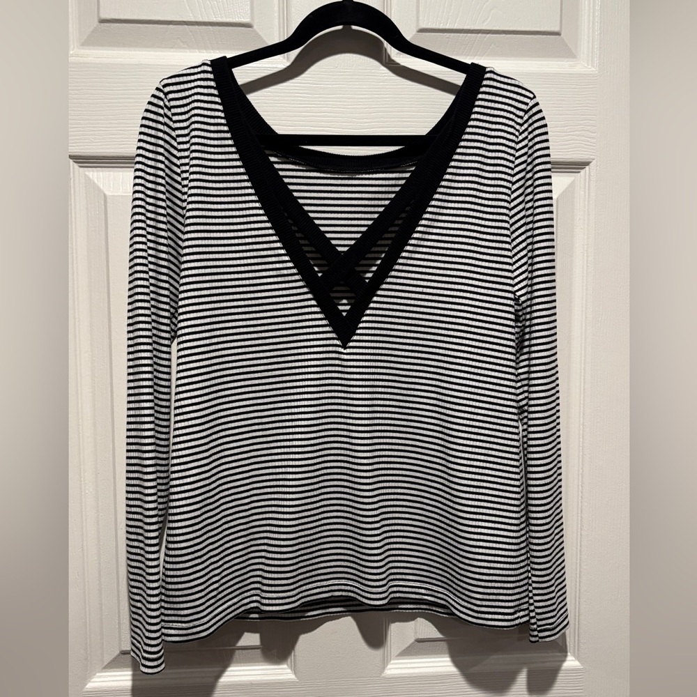 BB DAKOTA STRIPED TOP - Picture 3 of 3